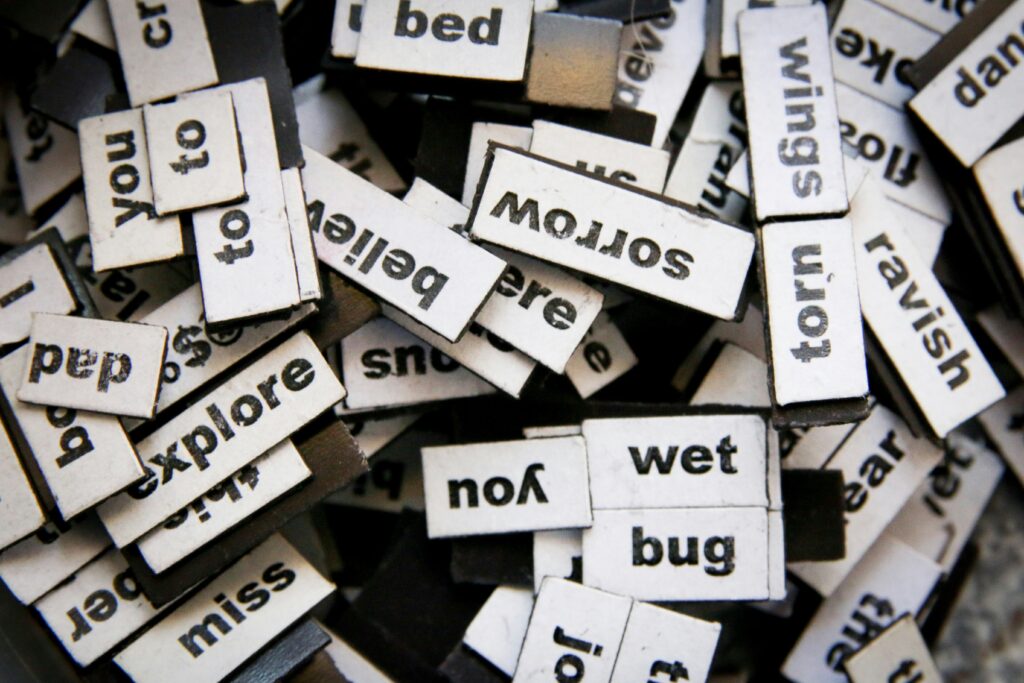 child reading with dyslexia