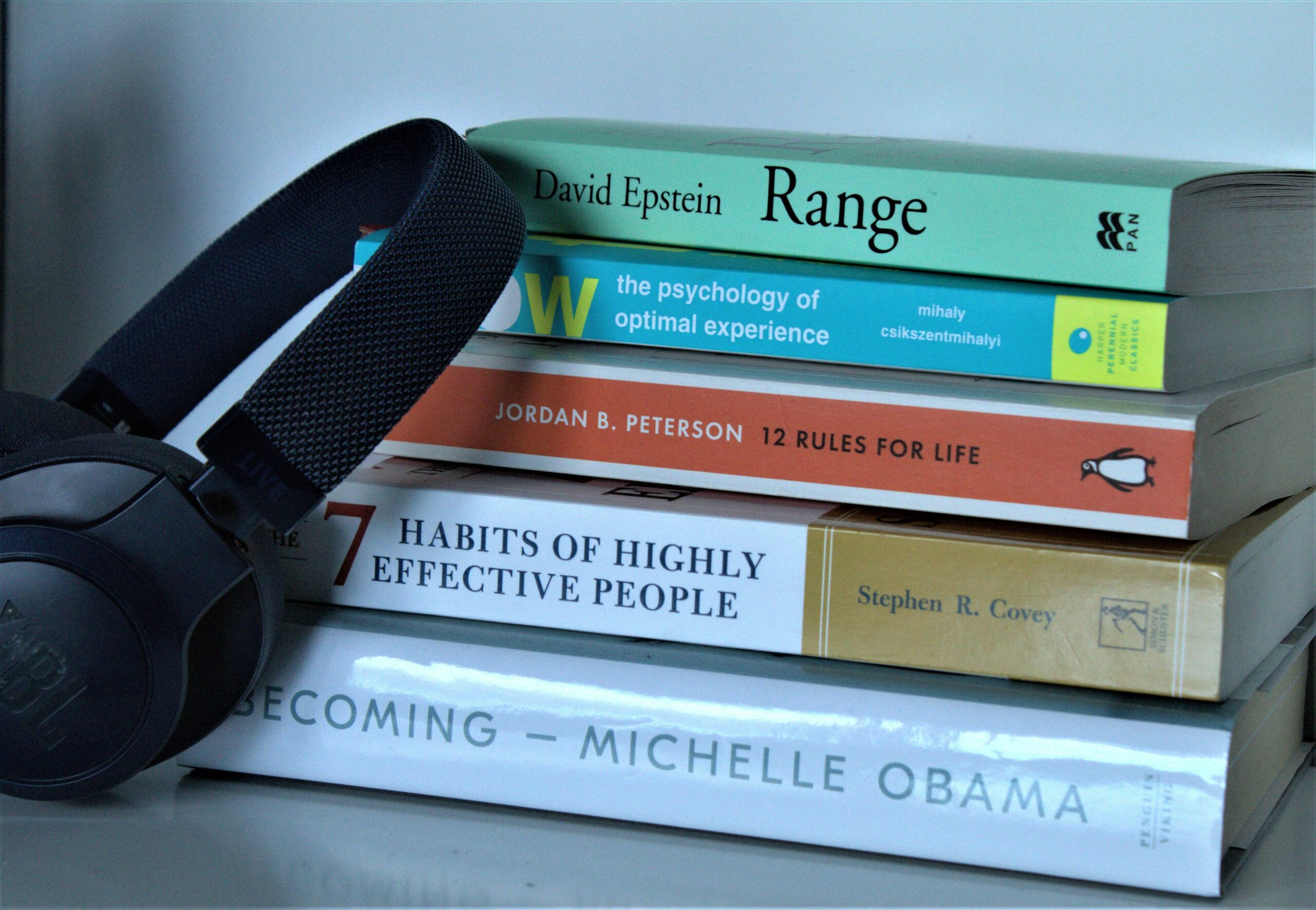child reading with dyslexia tools