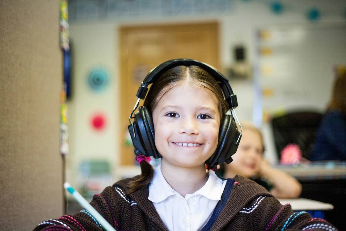 Why Your Dyslexic Child (or You!) Needs a Text Narration Aid—And the 7 Best Apps That Actually Work