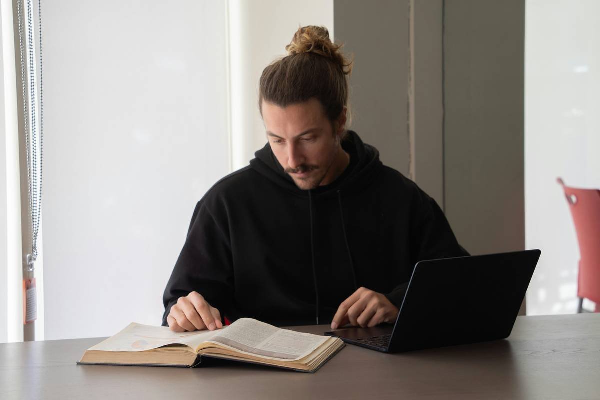 The 7 Best Dyslexia Reading Apps for Adults: Tools That Actually Work (No Fluff)